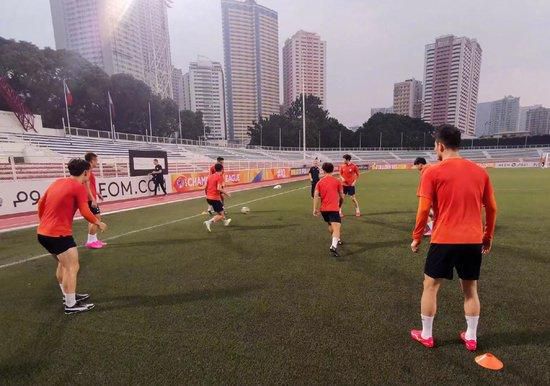 在赛前接受采访时，勒沃库森主帅阿隆索谈到了本场比赛。